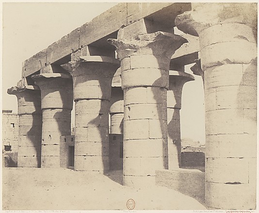 Louksor (Thèbes).  Construction Centrale - Grande Colonnade